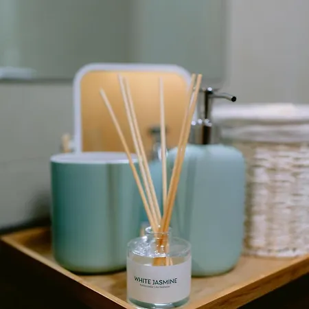 White Family House شقة *