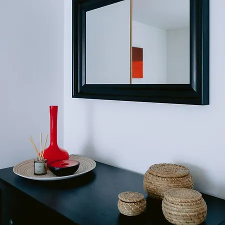 White Family House Apartment