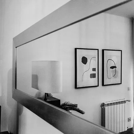 White Family House شقة *